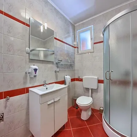 Apartment By The Sea - 17458 *